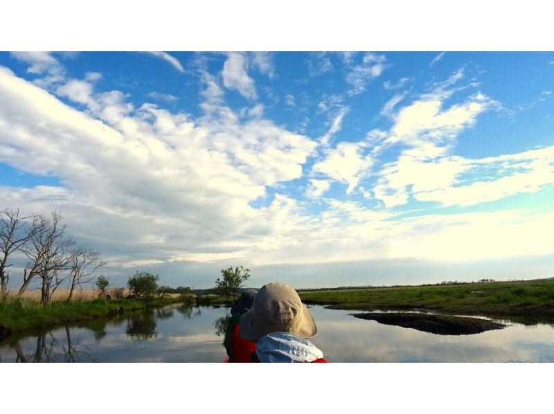 【北海道・釧路湿原・釧路川】少し遅めの出発！昼どきカヌー体験の紹介画像
