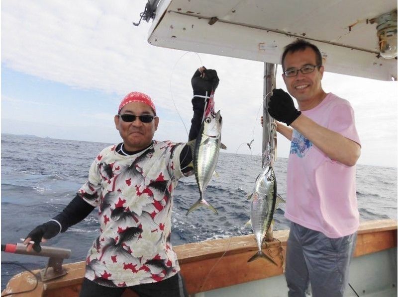 [沖繩本部]帕堯釣魚半天課程（4小時），讓我們去的金槍魚，鰹魚封口機大型釣魚比賽！の紹介画像
