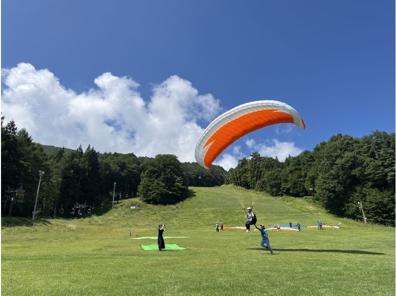 【長野・富士見パノラマ】ご自分でフライトにチャレンジ、パラグライダー半日体験！（中央道・諏訪南IC下車7分）の紹介画像