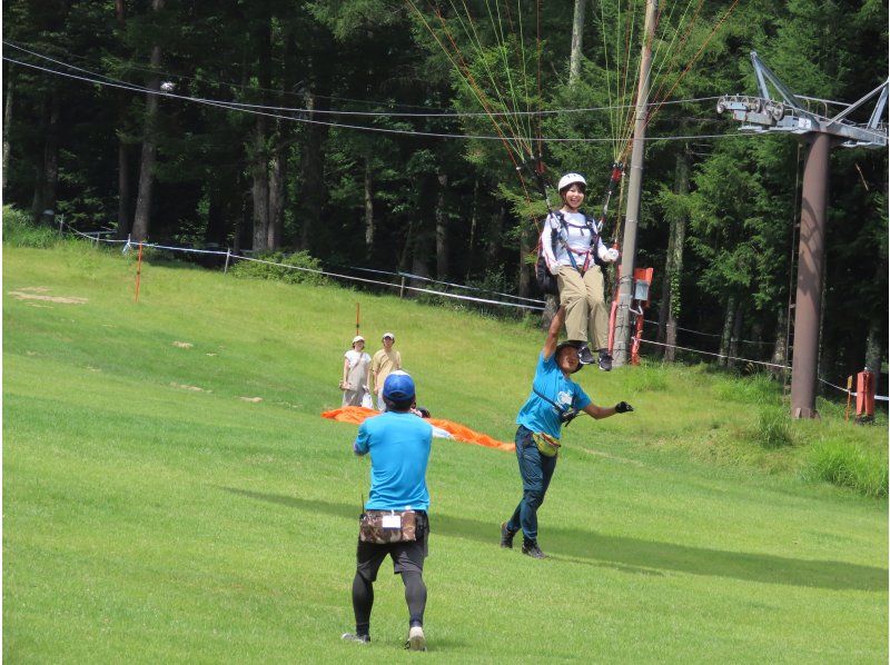 【長野・富士見パノラマ】ご自分でフライトにチャレンジ、パラグライダー半日体験！（中央道・諏訪南IC下車7分）の紹介画像