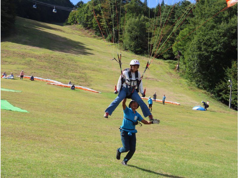 【長野・富士見パノラマ】ご自分でフライトにチャレンジ、パラグライダー半日体験！（中央道・諏訪南IC下車7分）の紹介画像