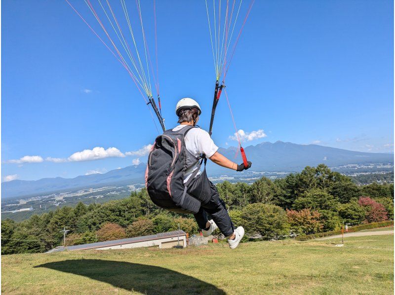 【長野・富士見パノラマ】ご自分でフライトにチャレンジ、パラグライダー半日体験！（中央道・諏訪南IC下車7分）の紹介画像