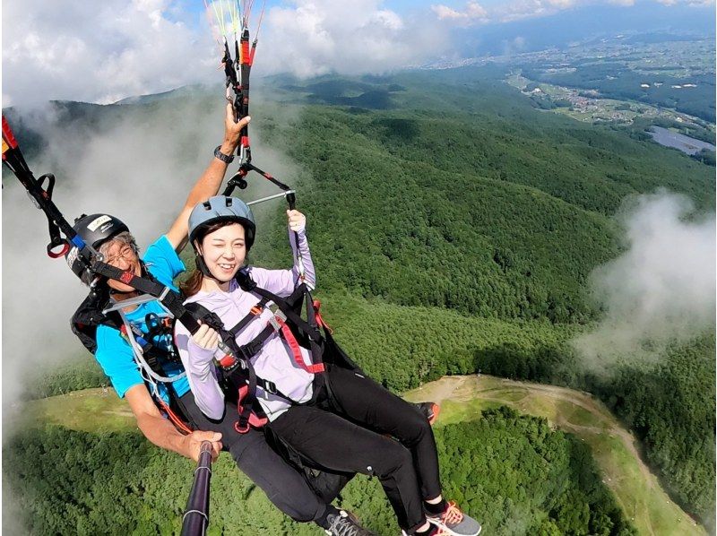 【長野県・富士見パノラマ】タンデム(2人乗り)フライトで本州一の高度差800mの大空への紹介画像