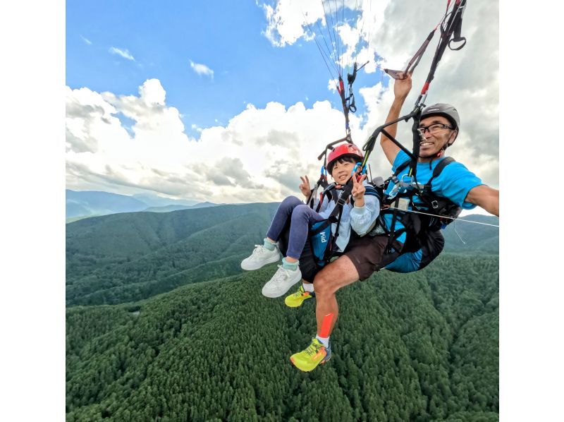 【長野県・富士見パノラマ】タンデム(2人乗り)フライトで本州一の高度差800mの大空への紹介画像