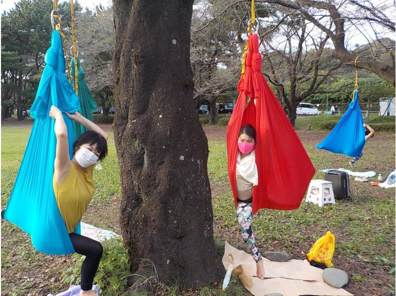 【神奈川・橋本】4/30、8/6（日）1123（木祝）開催！初心者歓迎！キャンプ場でハンモックヨガ‐空中体験してみませんか？の紹介画像