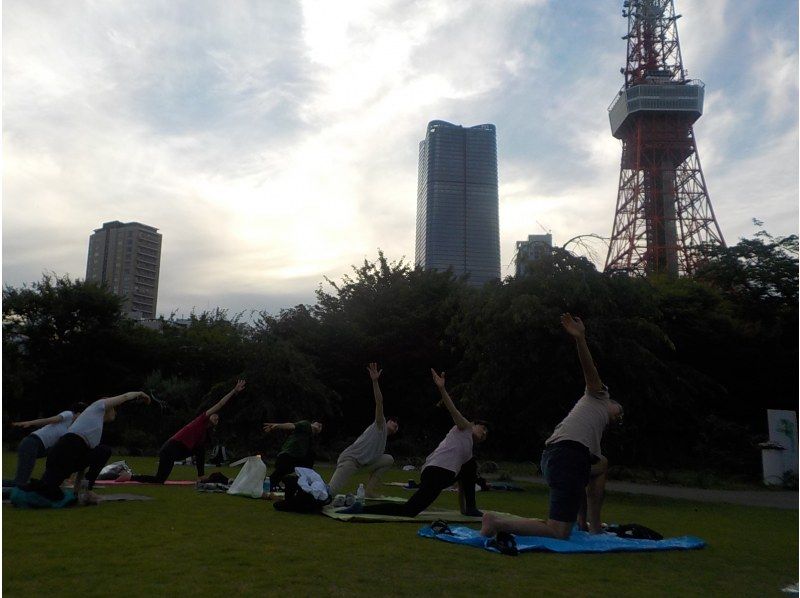 【東京・港区】9/23開催！東京タワーモーニングヨガ＆映えスポット巡りの紹介画像