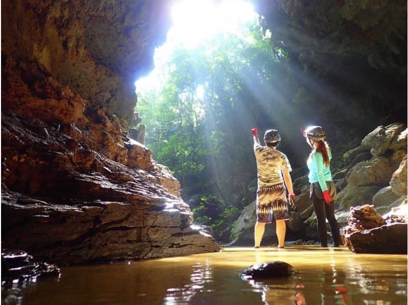 People enjoying Iriomote Island ADVENTURE PiPi canoe and limestone cave exploration tour