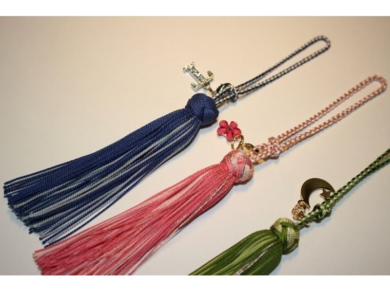 [Kyoto, Nijo Johoku] Experience making key chains for Kyoto twisted bunch (Yorifusa) and Kumihimo (braided cord)!の紹介画像