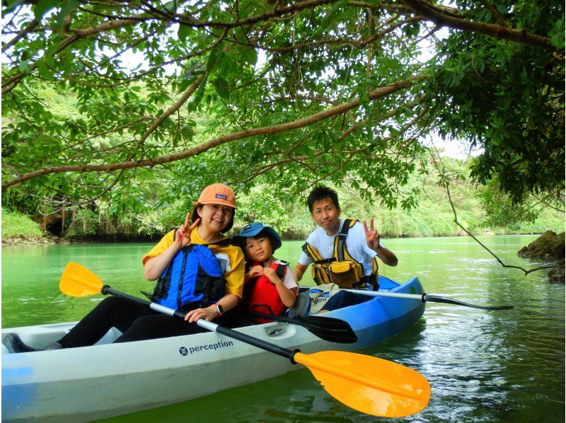 Mangrove Kayak Tour [Reservations available on the day] Tour images included! Suitable for ages 2 and up, popular with families, couples, and girls' trips! Central main island, easy accessの紹介画像