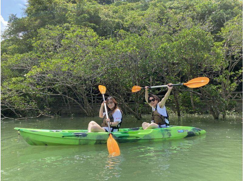 マングローブカヤックツアー【当日予約可】ツアー画像プレゼント！２歳からOK、家族・カップル・女子旅に人気♪本島中部・アクセス便利の紹介画像