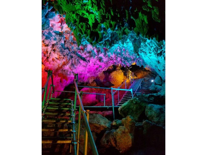 [沖縄]您可以輕鬆享受的神秘石灰岩洞穴！沖繩洞の紹介画像