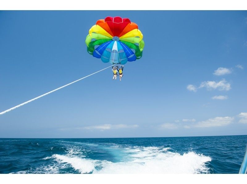 [沖繩北谷] Arahabichi離岸船浮潛和滑翔傘☆水下攝影服務，投入體驗の紹介画像