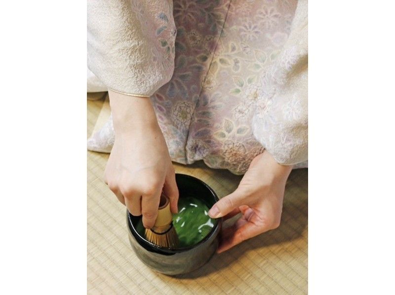 [京都/金閣寺]以“憲章茶道體驗”為主要食材，黑茶，乾果和淡茶，從金閣寺步行1分鐘の紹介画像