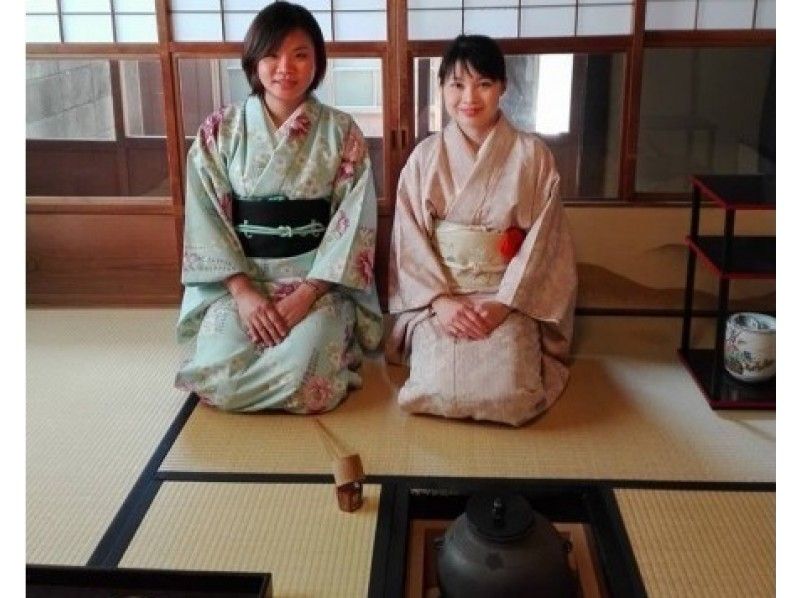 [京都/金阁寺]以“宪章茶道体验”为主要食材，黑茶，干果和淡茶，从金阁寺步行1分钟の紹介画像