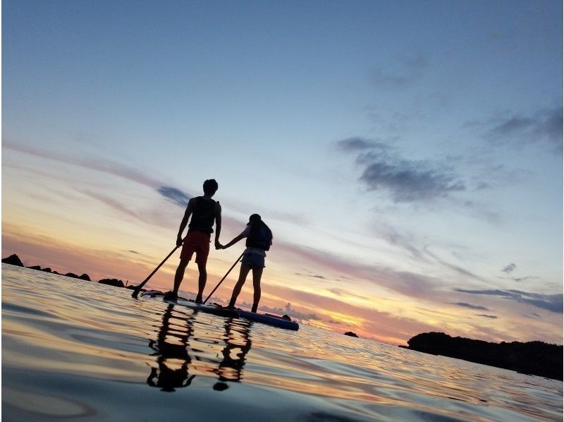 [For 4 or more people ★ Group discount] {Sunset SUP} Enjoy the spectacular view from the sea ★ Free photo data ★ Comfortable new facilities, hot water shower, hair dryer availableの紹介画像