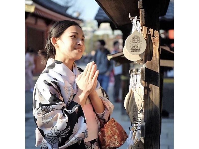 【도쿄 · 아사쿠사] 기모노로 아사쿠사를 관광합시다! 레이디스・맨즈 기모노 렌탈 나카요시 플랜(입고 첨부)の紹介画像
