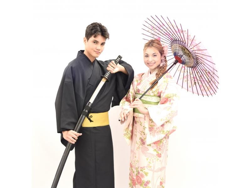 [โตเกียวอาซากุสะ] ไปเที่ยวชมอาซากุสะด้วยชุดกิโมโนกันเถอะ! แผนเช่าชุดกิโมโนของผู้หญิงและผู้ชาย Nakayoshi (พร้อมน้ำสลัด)の紹介画像