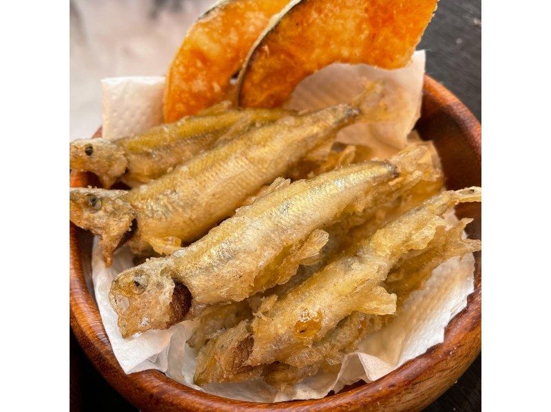 ＜ Minami Furano · Lake Kinzan ＞ On the ice Smelt fishing half-day Tour ☆ Road Station South Furano Meeting! Taste of smelt tempura with ☆の紹介画像