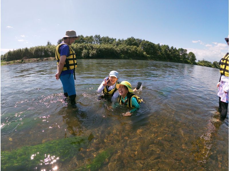 [Hokkaido Tokachi] Relax and enjoy the wild birds and scenery down the majestic Tokachi River, a nature guide tour!の紹介画像