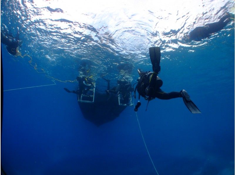 [Okinawa Blue Cave] ดำน้ำตื้นแบบเช่าเหมาลำสำหรับครอบครัว ★ บทวิจารณ์ระดับห้าดาวจำนวนมาก ★ นำเสนอภาพถ่ายและวิดีโอ ณ จุดนั้น ♪ กฎบัตรไกด์ ♫ รองเท้าแตะให้เช่าฟรี ♫の紹介画像