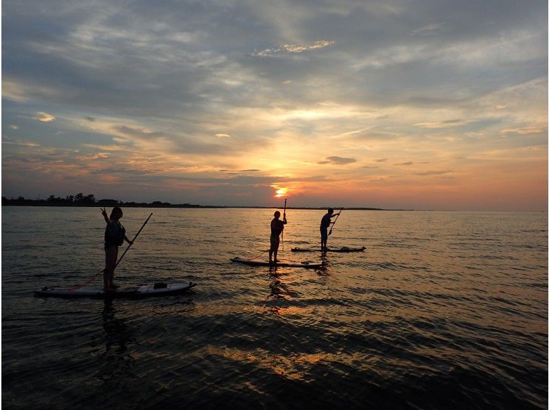 [Mie Prefecture / Ise Shima] Sunset SUP <<Rental With marine shoes »