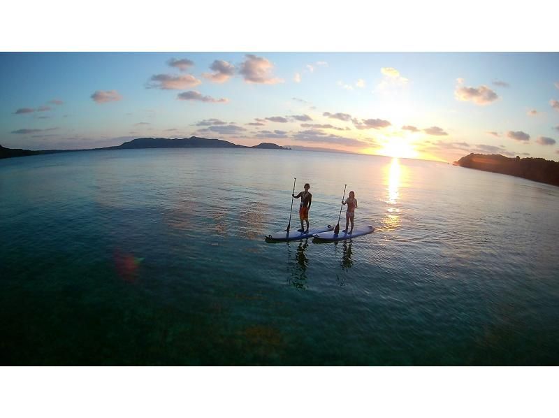 【沖縄・石垣島】昇る朝日を海の上で浴びてパワーを充電！SUPサンライズコース　GOPROで撮影した写真のデータをプレゼント♪の紹介画像