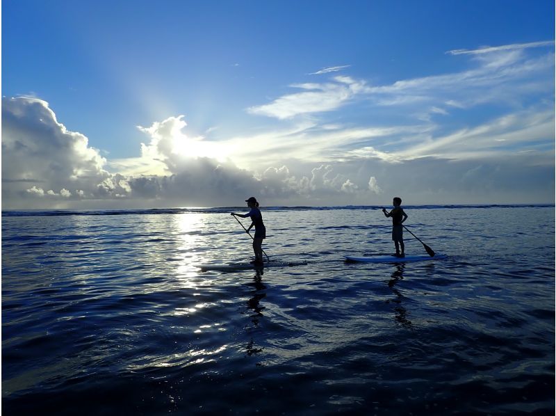 【沖縄・石垣島】昇る朝日を海の上で浴びてパワーを充電！SUPサンライズコース　GOPROで撮影した写真のデータをプレゼント♪の紹介画像