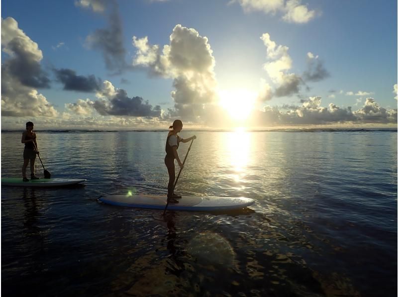 【沖縄・石垣島】昇る朝日を海の上で浴びてパワーを充電！SUPサンライズコース　GOPROで撮影した写真のデータをプレゼント♪の紹介画像