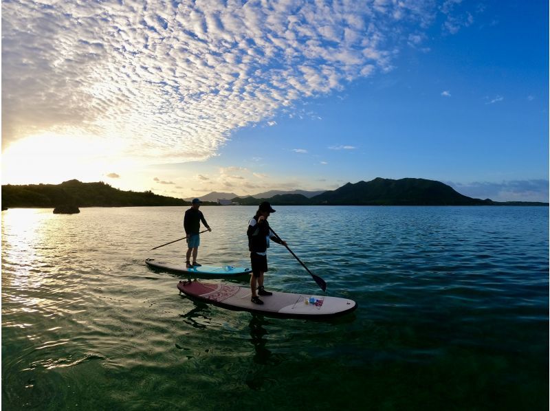 【沖縄・石垣島】昇る朝日を海の上で浴びてパワーを充電！SUPサンライズコース　GOPROで撮影した写真のデータをプレゼント♪の紹介画像