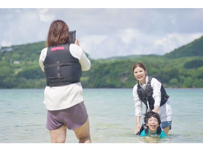 【石垣島/半日】世界が認めた「川平湾」選べるSUP/カヌー★送迎/写真データ無料で追加料金ナシ・当日予約OK！の紹介画像