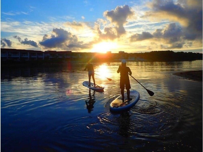 [เกาะอิชิงากิ/เช้าตรู่] เลือกระหว่างกิจกรรม SUP/พายเรือแคนูชมพระอาทิตย์ขึ้น ★ ประสบการณ์ที่สดชื่นและมีชีวิตชีวาตั้งแต่เช้า ★ รับสมัครได้จนถึง 18.00 น. ของวันก่อนหน้า [ข้อมูลภาพถ่ายฟรี]の紹介画像