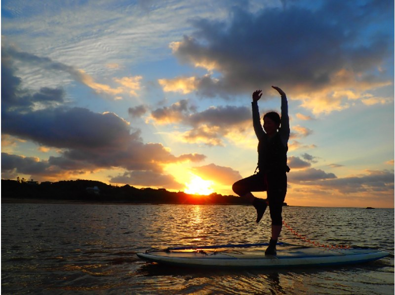 [เกาะอิชิงากิ/เช้าตรู่] เลือกระหว่างกิจกรรม SUP/พายเรือแคนูชมพระอาทิตย์ขึ้น ★ ประสบการณ์ที่สดชื่นและมีชีวิตชีวาตั้งแต่เช้า ★ รับสมัครได้จนถึง 18.00 น. ของวันก่อนหน้า [ข้อมูลภาพถ่ายฟรี]の紹介画像