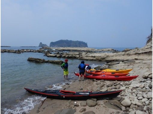 千葉 南房総 シーカヤック 澄んだ内房の海へ 経験者向けツアー トラベルコ