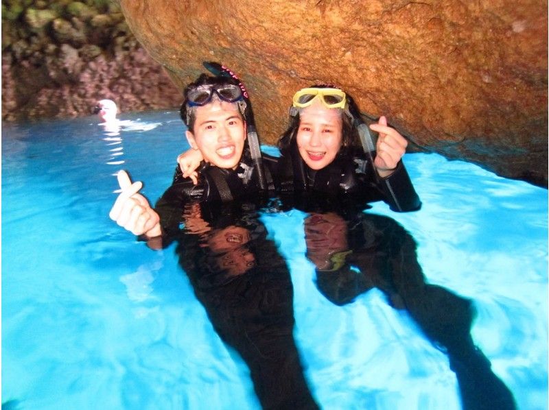 [沖縄·恩納村·浮潛] 1組包機！神秘的藍色洞穴浮潛の紹介画像
