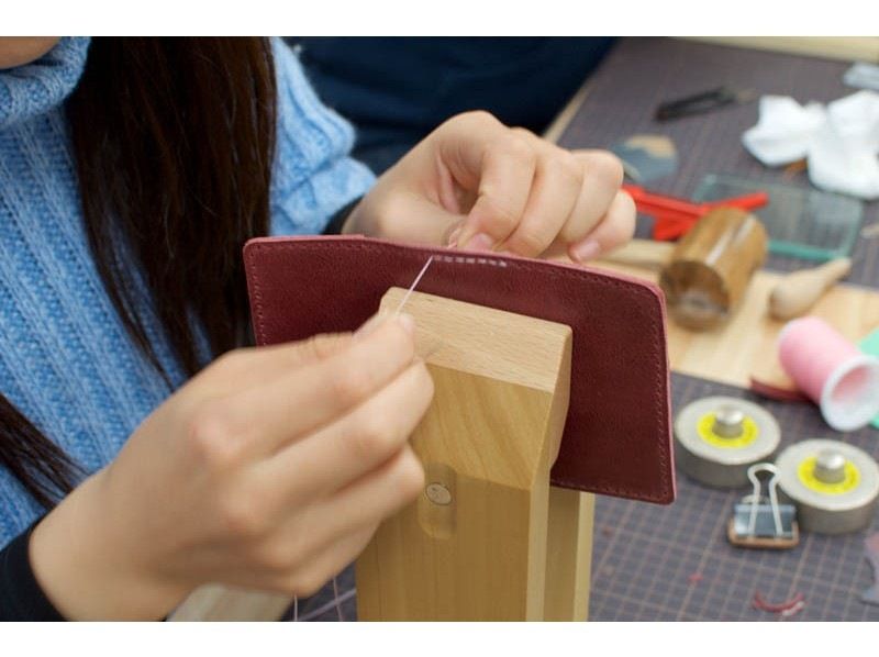 [Kyoto / Nakagyo Ward] One point only for yourself! Leather craft "smartphone case making"