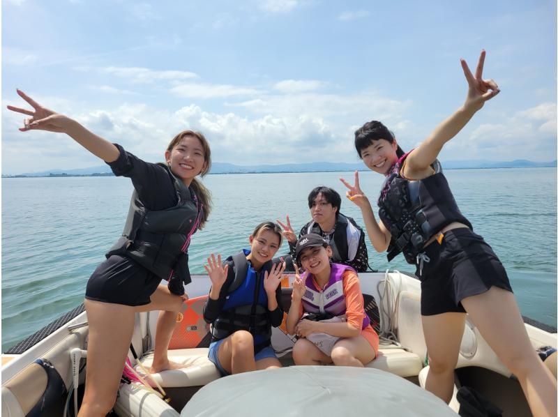 [Shiga / Lake Biwa / Wakeboarding] Those who have 4 or more wakeboarding experiences! Glide happily! Enjoy-oriented course! (10 minutes x 2 sets) Image gift! ♬の紹介画像