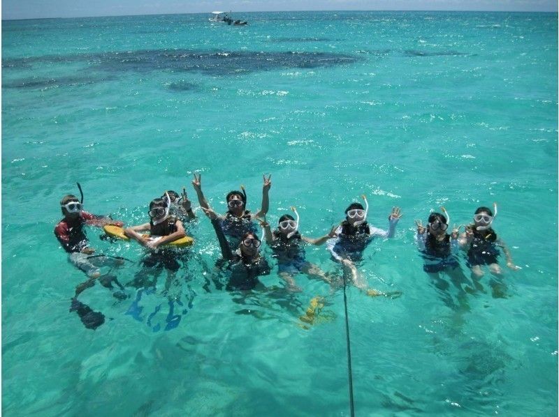[Reservation the day before !! Ishigaki island / half-day-day course] Landing on a phantom island + Snorkeling full of fish With a nice data giftの紹介画像