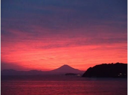 神奈川県逗子海岸【カップル・女性にオススメ】最高の夕陽を海の上から