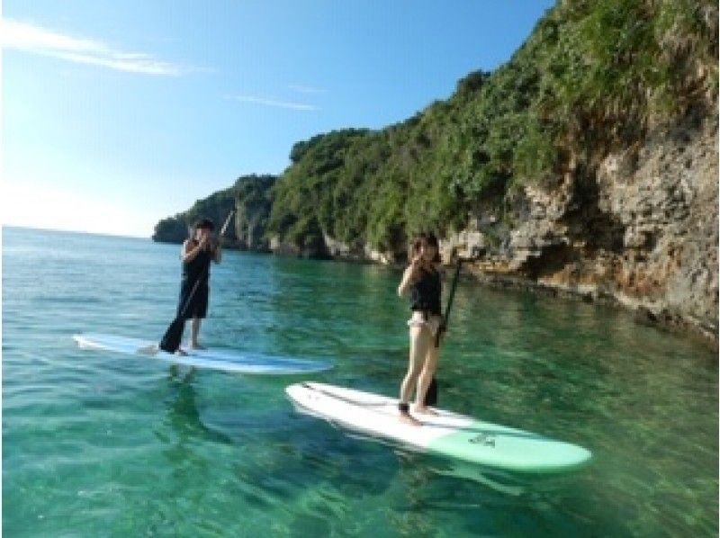 【沖縄・ゴリラチョップ】スタンドアップパドル（SUP）体験コース☆撮影付き・ガイド付き・貸切プラン☆シュノーケリング体験のセットも可能！の紹介画像