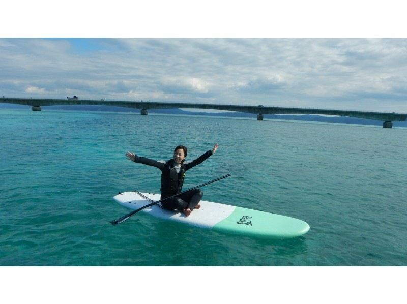 【沖縄・ゴリラチョップ】スタンドアップパドル（SUP）体験コース☆撮影付き・ガイド付き・貸切プラン☆シュノーケリング体験のセットも可能！の紹介画像