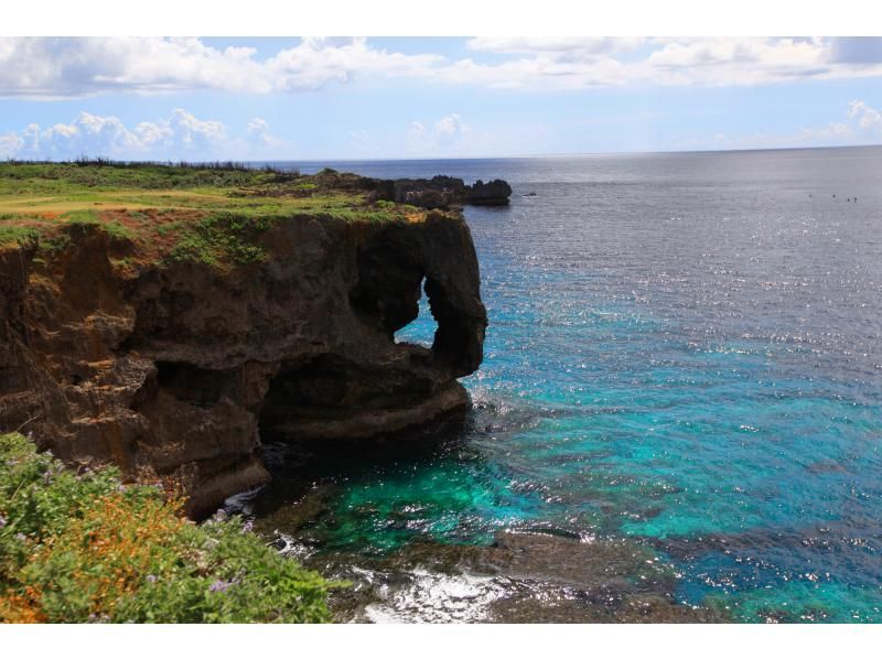 SALE！【那覇・北谷発着】美ら島終日観光バス（Cコース）美ら海水族館→古宇利島→お菓子御殿→万座毛→アメリカンビレッジ★の紹介画像