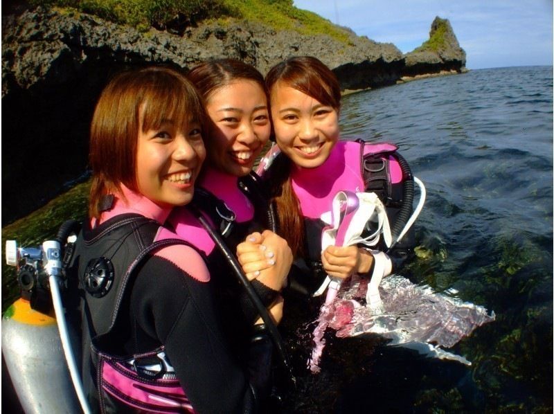 速乾ドライヤー・無料アメニティーも充実‼毎日先着3組‼️3980円【GoPro写真・動画・餌あげ無料❤️青の洞窟ダイビング】直前予約OK!!の紹介画像