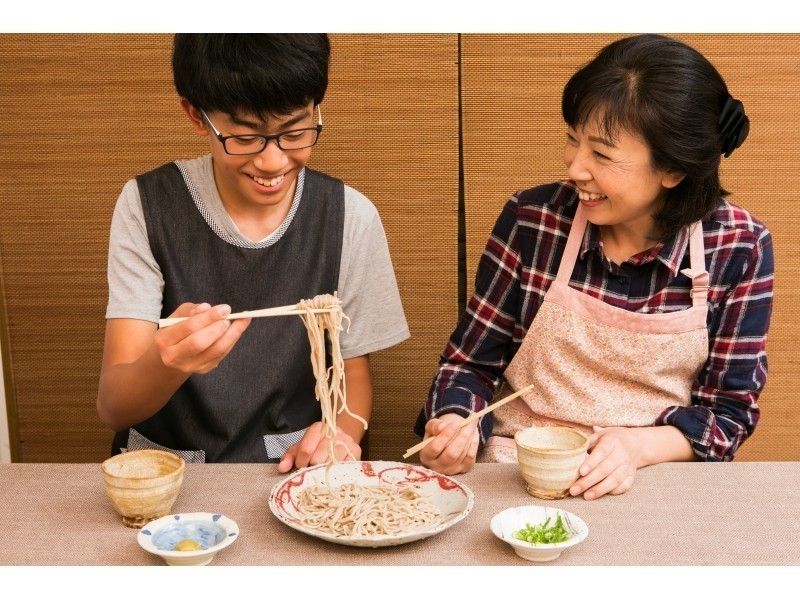 [Kyoto / Arashiyama] One set limited "Authentic soba noodle making experience" private lesson (2 to 10 people)の紹介画像