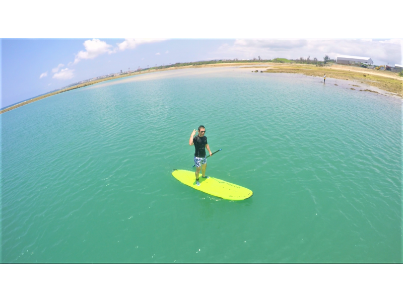 Super Summer Sale 2024 [Chatan, Okinawa] Beginner-friendly ★ Experience SUP (stand-up paddle) course We will guide you to the best-kept secret spots that locals frequent!!の紹介画像