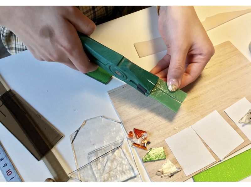 【京都・西陣】フュージングガラスのピンブローチ作り(2個)の紹介画像