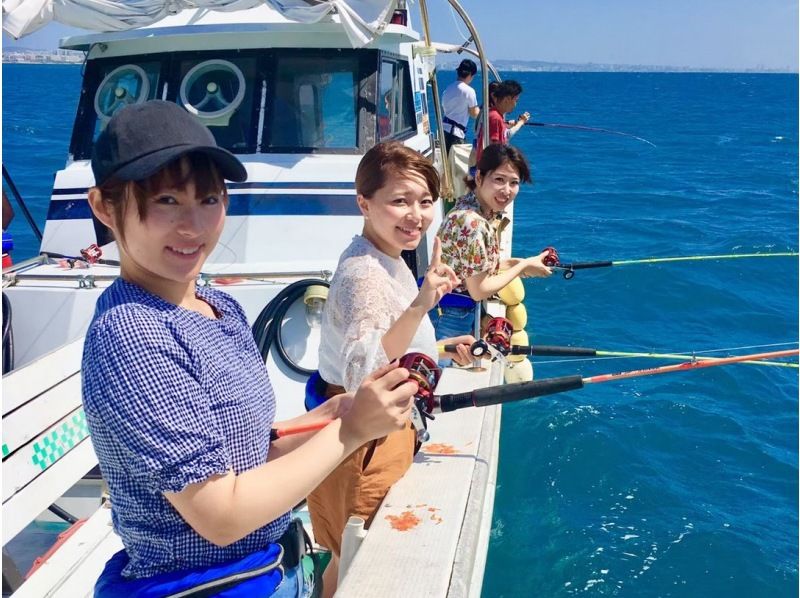 [Regional coupons available] [At this price for a day of fun! ?] Kayak or SUP + fishing tour + blue cave snorkel set! !の紹介画像