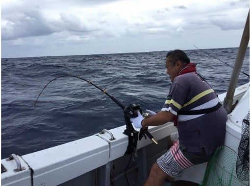 宮古島 栄真丸 手ぶらで釣り人の夢 マグロ釣り 貸切コース アクティビティジャパン