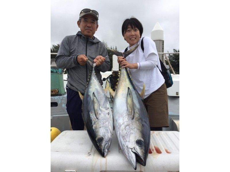 【 Miyakojima | Sakae Makaru】 Fishing fisherman's dream tuna fishing by hand!の紹介画像