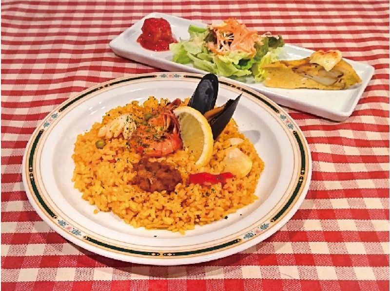 情熱の国スペインの民族舞踊「フラメンコ」と生演奏のフラメンコギター&スペイン料理【12440】の紹介画像