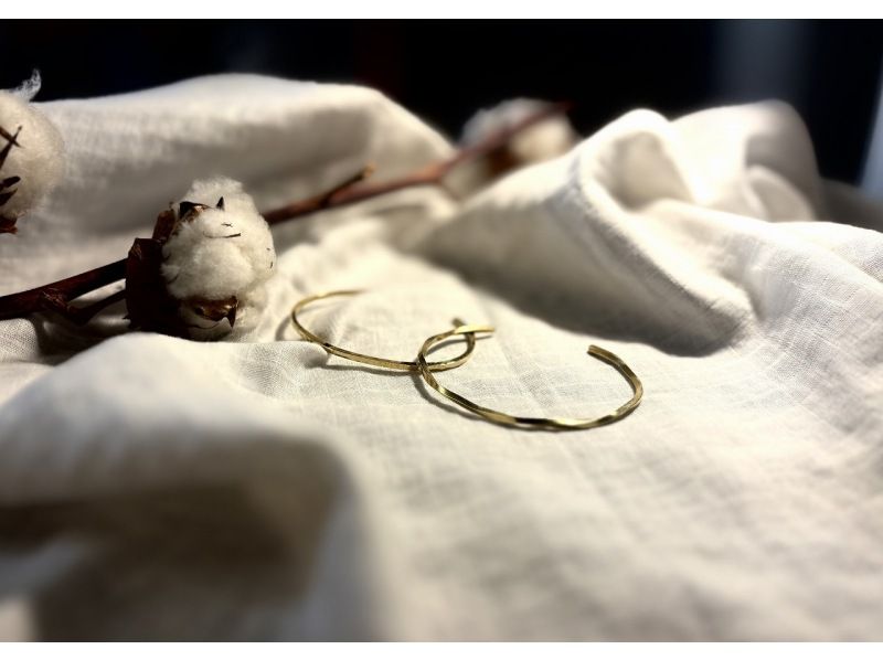 [Osaka ・ Shinsaibashi] Antique brass bangle ★ Handmade experienceの紹介画像